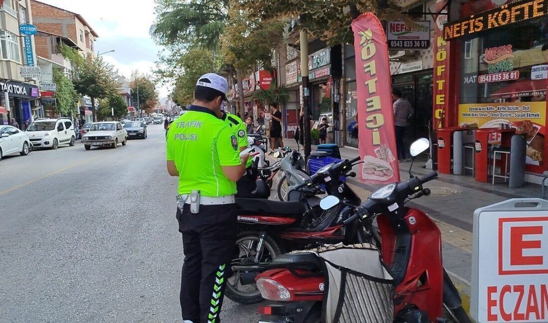 Çorum’un Osmancık ilçesinde, polis ekipleri tarafından gerçekleştirilen denetimlerde, 20 motosiklet