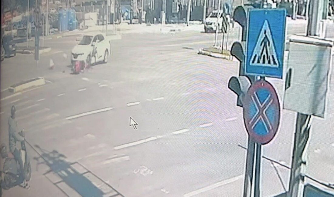 Çorum’da otomobil ile çarpışan motosiklet sürücüsü yaralandı. Kaza anı ise