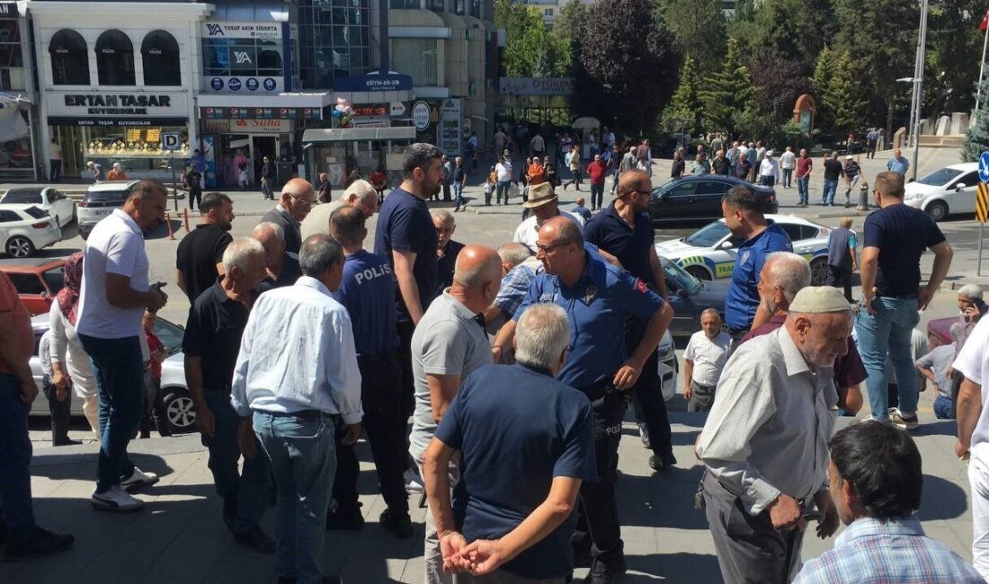 Kayseri’nin Develi ilçesinde bir şahıs, cuma namazı çıkışında kayınbiraderini bıçaklayarak