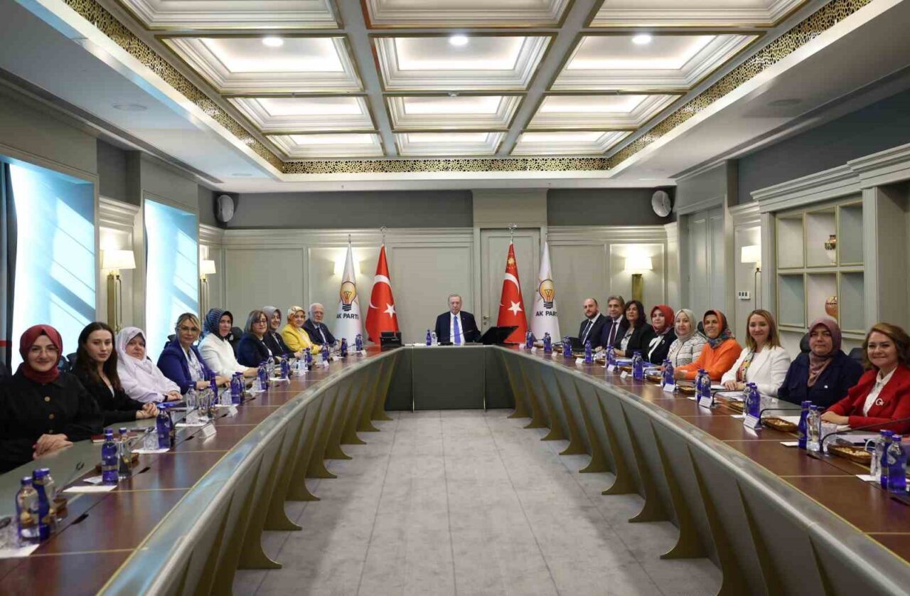 Cumhurbaşkanı Recep Tayyip Erdoğan, AK Partili kadın belediye başkanlarını kabul