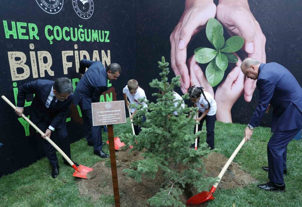 Cumhurbaşkanı Recep Tayyip Erdoğan, Bahçelievler Mümtaz Turhan Sosyal Bilimler Lisesi’nde