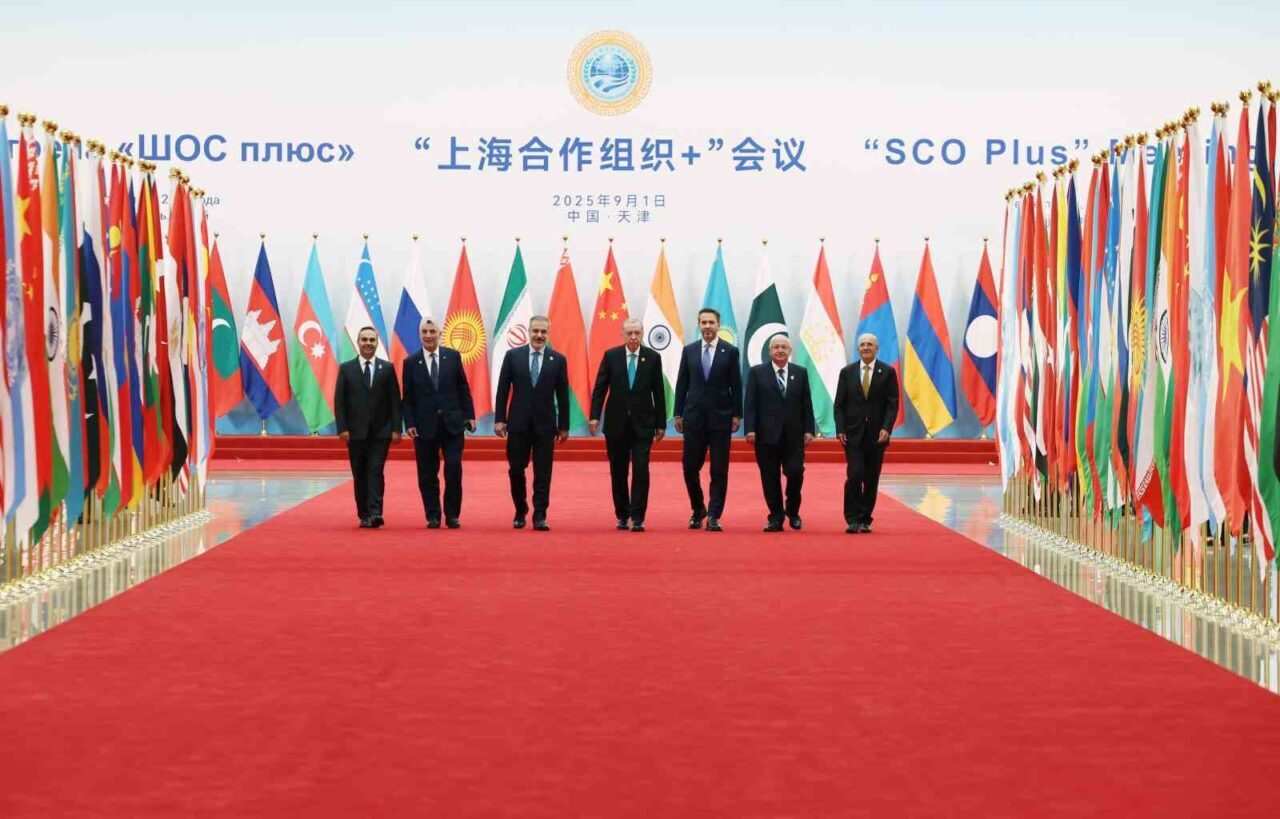 Cumhurbaşkanı Recep Tayyip Erdoğan ve Erdoğan’a Tianjin ziyaretinde eşlik eden