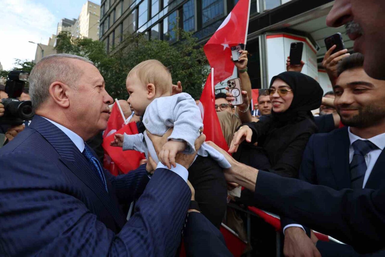 Cumhurbaşkanı Recep Tayyip Erdoğan, New York’ta bulunan Türkevi’ne gelişi sırasında