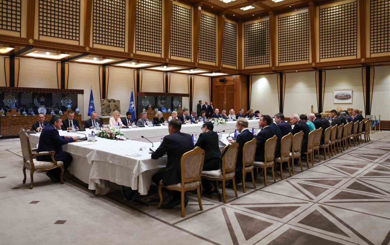 Cumhurbaşkanı Yardımcısı Cevdet Yılmaz, Avrupa Birliği (AB) üyesi ülkelerin büyükelçileri