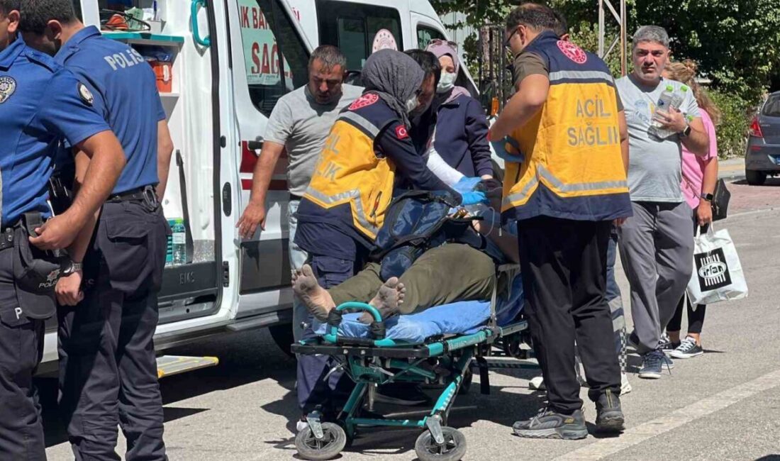 Konya’da 4 katlı binanın birinci katında çıkan yangın itfaiye ekiplerince