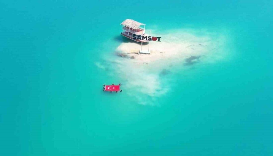 Adıyaman’ın Samsat ilçesinde, Atatürk Baraj Gölü’nde dalgıçlar su altına dalarak