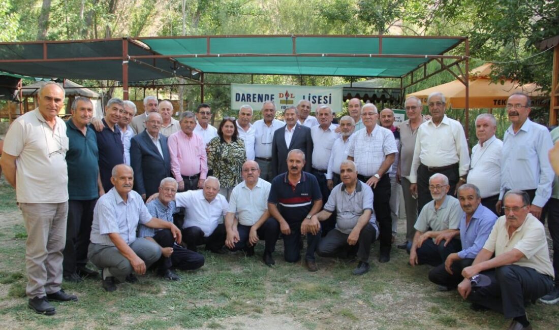 Malatya’da Darende Lisesi’nin 1978 yılı mezunları 47 yıl aradan sonra