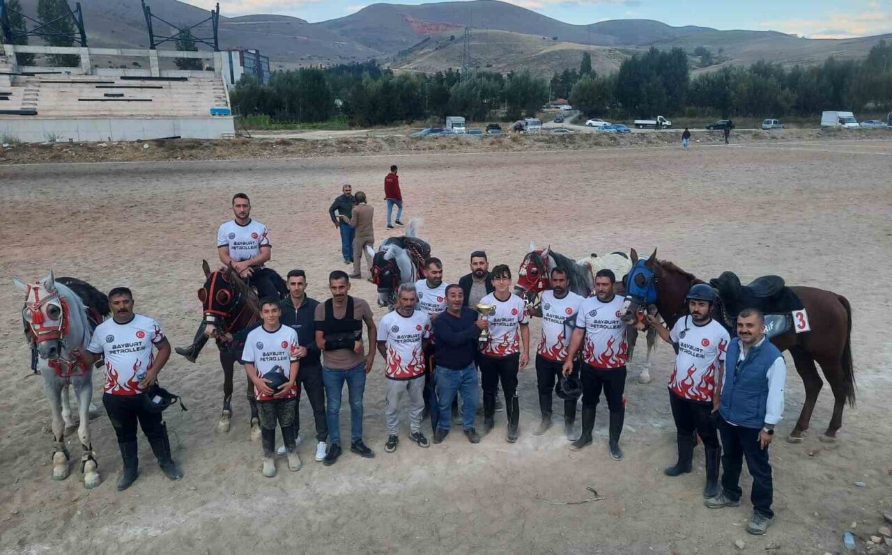 Bayburt’ta 7 takımın katılımıyla gerçekleştirilen ’2025 yılı Atlı Cirit İl