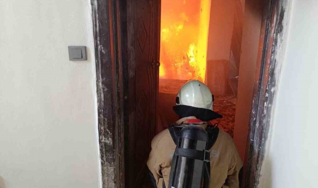 Hatay’da apartman dairesinde çıkan yangın büyümeden söndürüldü. Yangın, Defne ilçesi