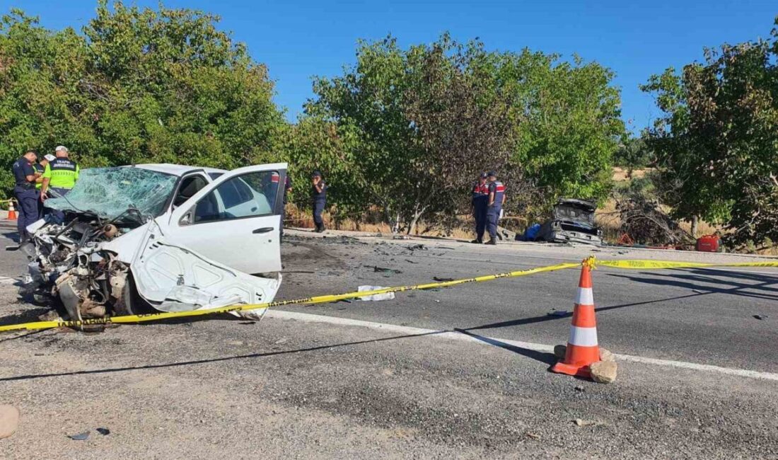 Manisa’nın Demirci ilçesinde iki otomobilin çarpıştığı kazada 3 kişi hayatını