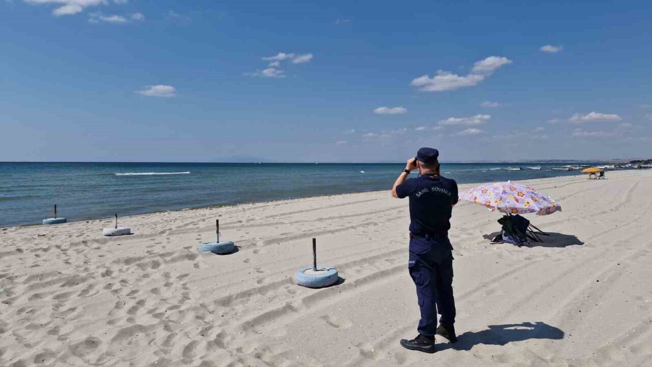 Tekirdağ’ın Marmaraereğlisi ilçesinde denize girdikten sonra gözden kaybolan kadını arama