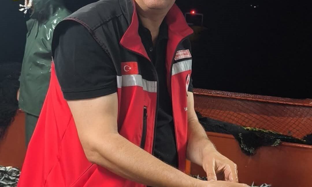 Tekirdağ’da balıkçılar sona eren av yasağıyla gece yarısı “vira bismillah”