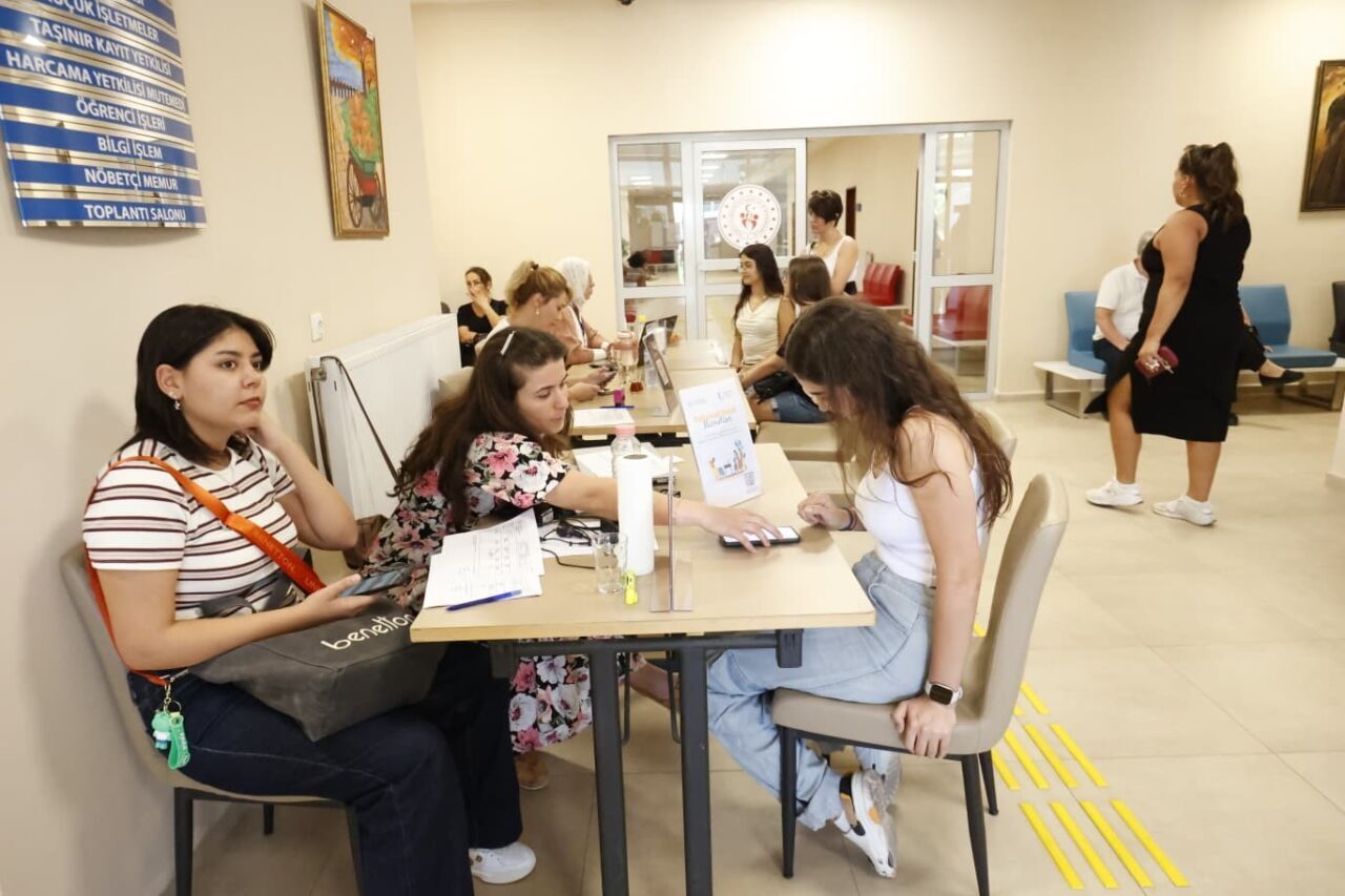 DENİZLİ (İHA) – Denizli’de eğitimlerine devam edecek öğrencilerden Gençlik ve