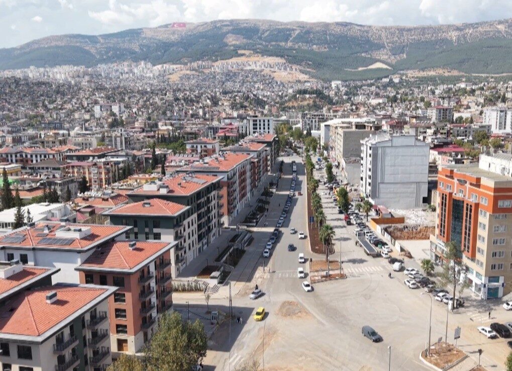6 Şubat depremlerinin merkez üssü Kahramanmaraş’ta yıkılan yapıların yerine yeni