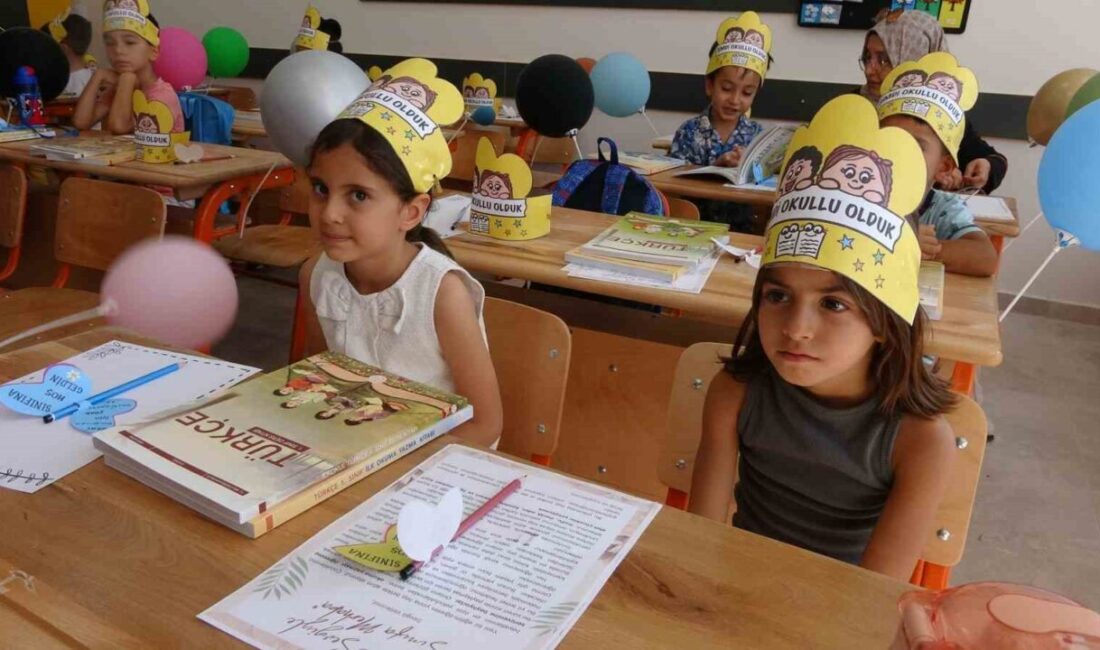 Deprem bölgesi Adıyaman’da yapılan yeni okullarda uyum haftası kapsamında eğitim