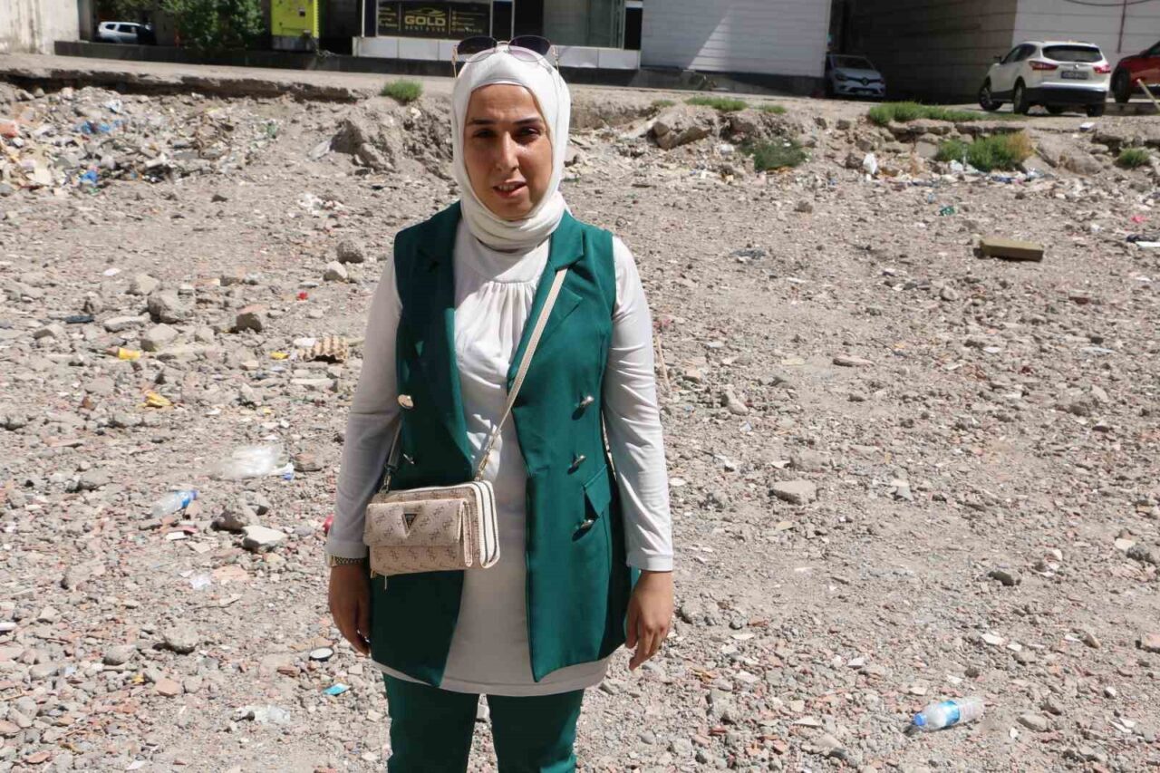 Maraş merkezli depremlerden etkilenen Diyarbakır’da yıkılan ve 48 kişiye mezar