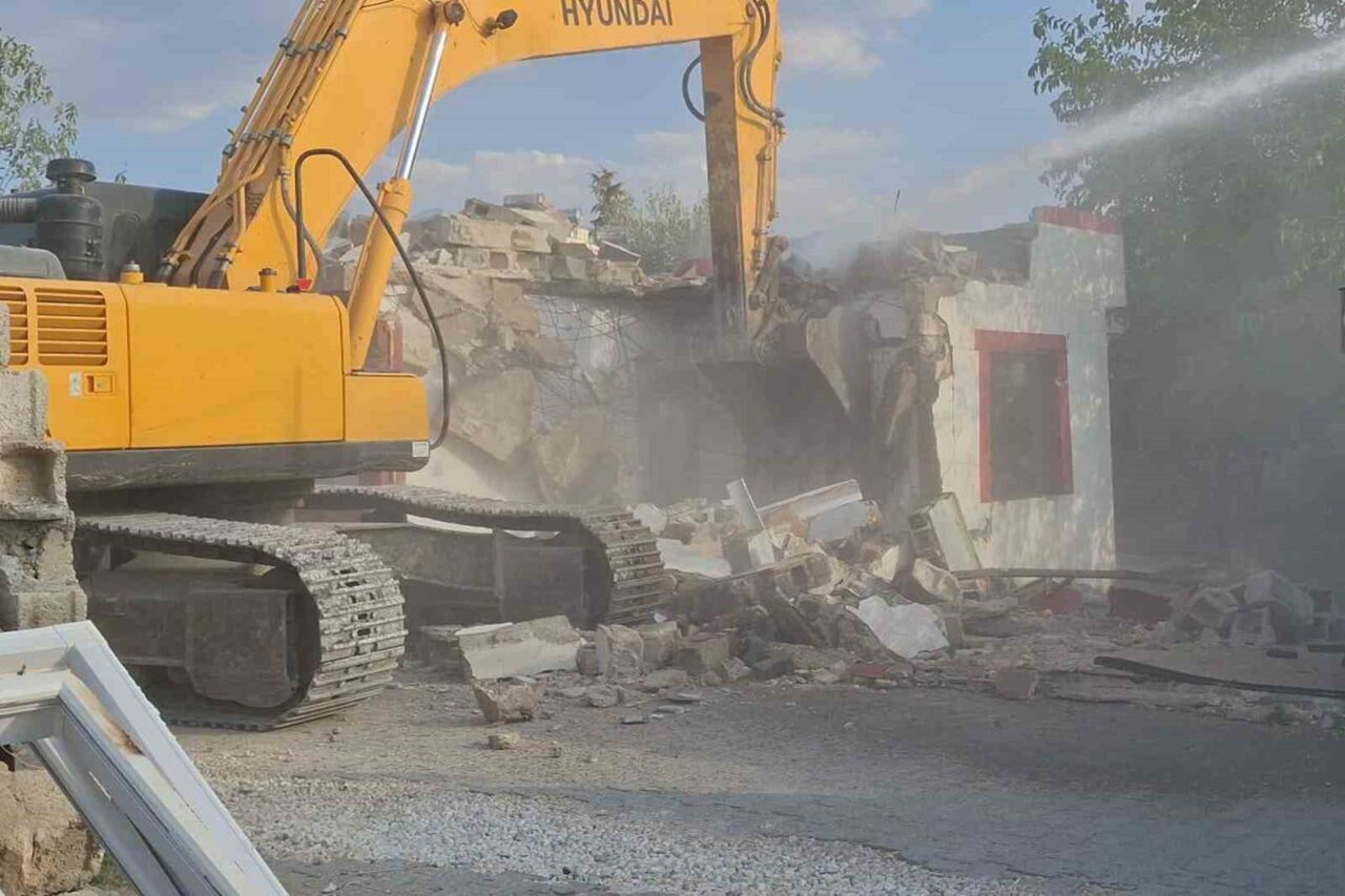 Gaziantep’in Araban ilçesinde, Kahramanmaraş merkezli depremlerin ardından tespit edilen orta
