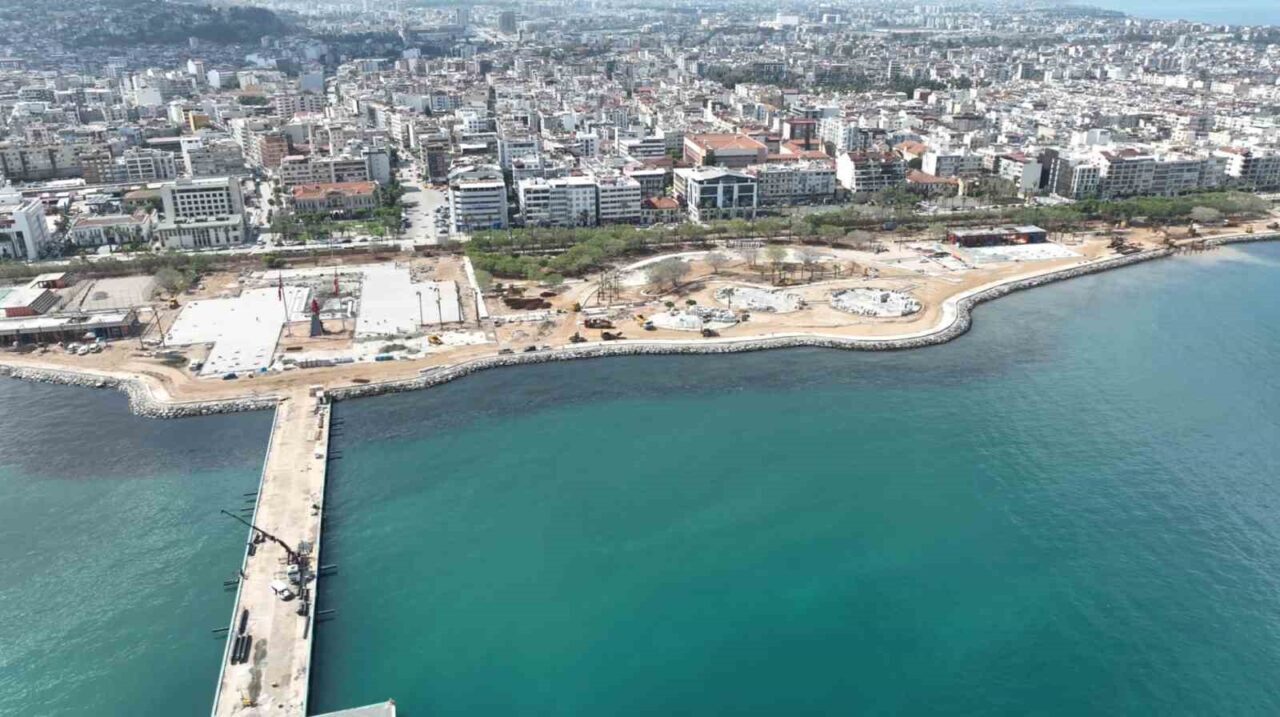 Hatay’da depremde 80 santimetre kayma yaşanan İskenderun sahili, hayata geçirilen