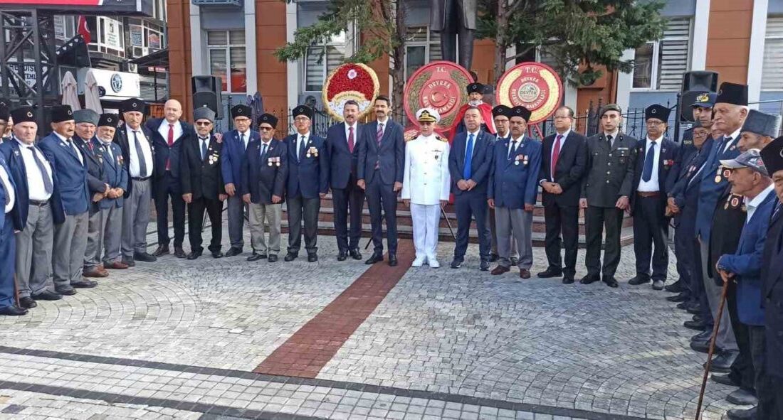 Devrek ilçesinde Gaziler Günü protokol ve diğer davetlilerin katılımı ile