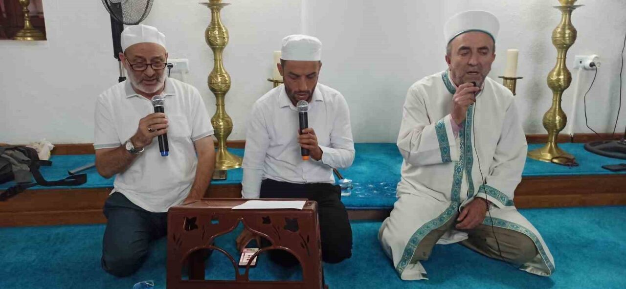 Devrek’te Mevlid Kandili vatandaşlar tarafından coşku ile kutlandı. Zonguldak’ın Devrek