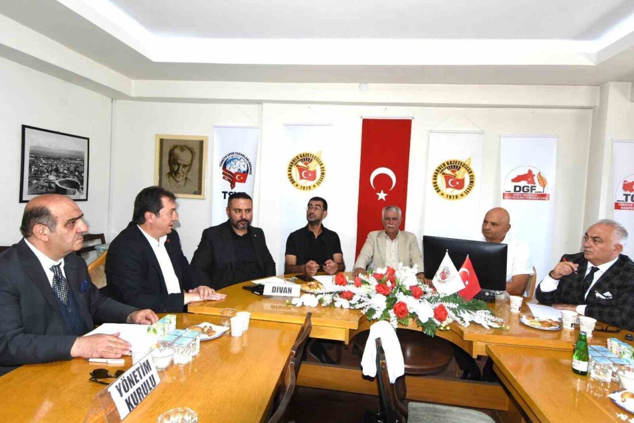 Doğu Anadolu Gazeteciler Federasyonu yeni yönetim kurulunda görev bölümü yapıldı.