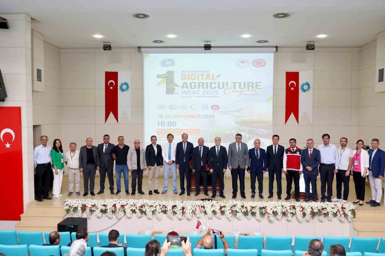 Niğde Ömer Halisdemir Üniversitesi’nde 1. Uluslararası Dijital Tarım Kongresi düzenlendi.