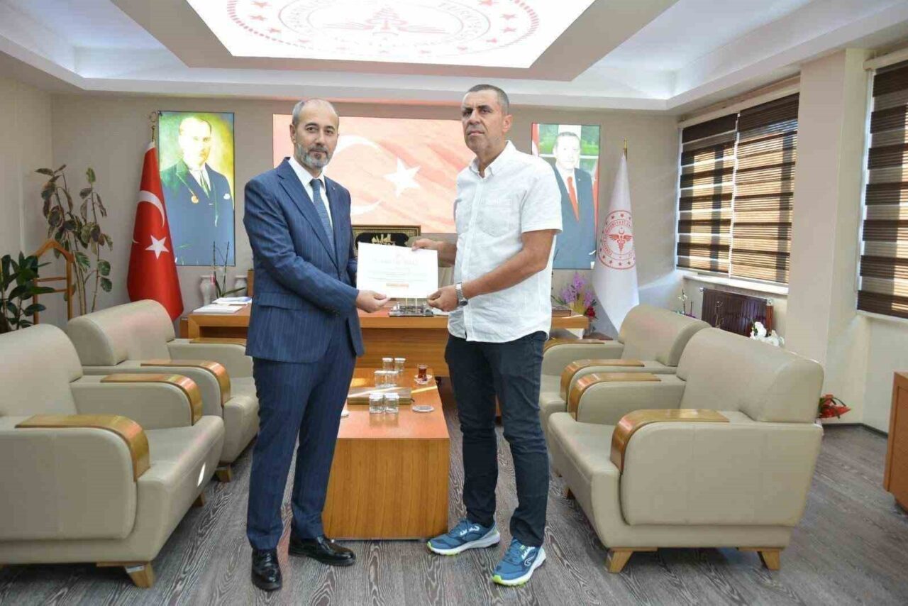 Afyonkarahisar’ın Dinar ilçesinde en çok kanser taraması yapan sağlık personelleri