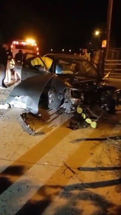 Zonguldak’ın Çaycuma ilçesinde gece saatlerinde meydana gelen korkunç kazada sürücüsünün