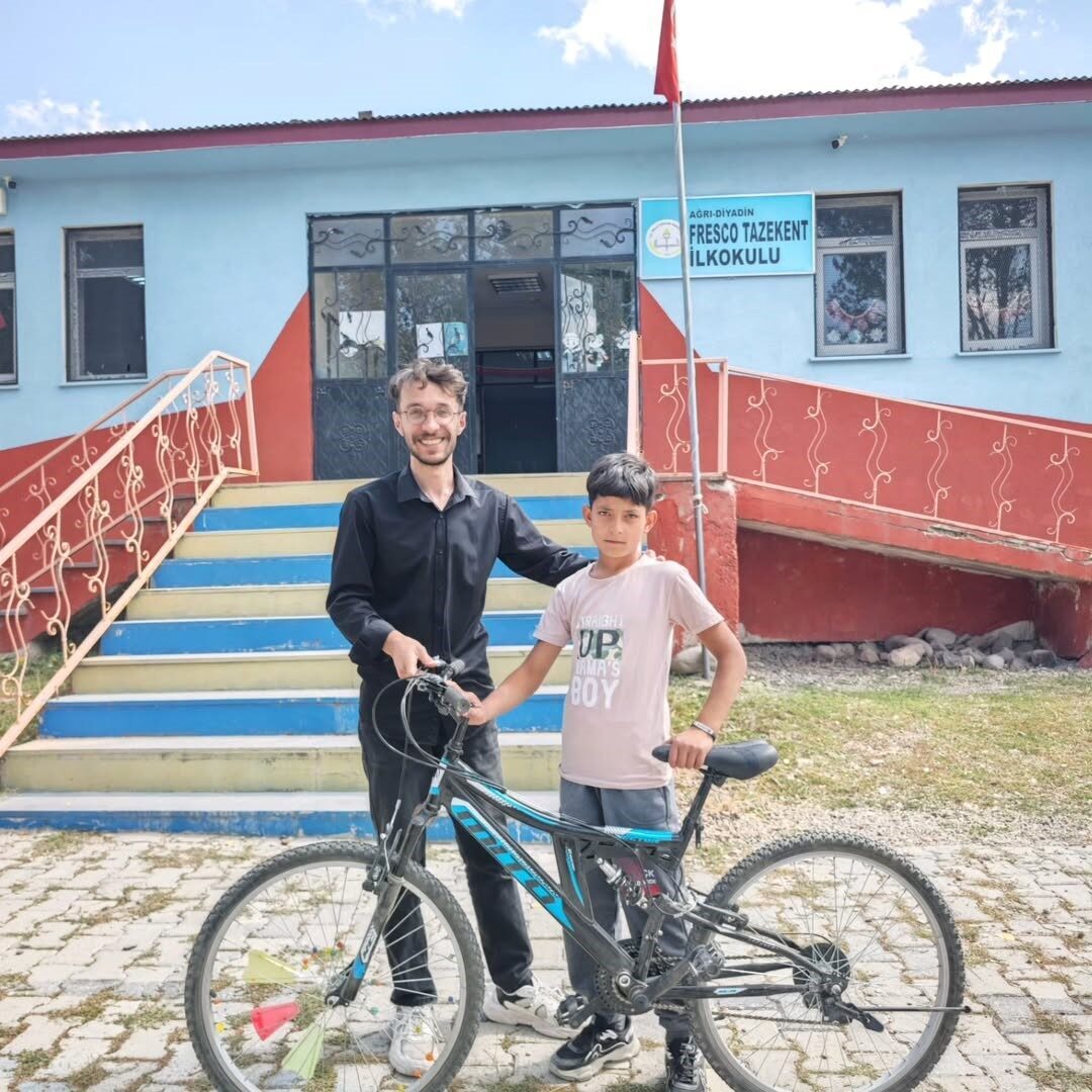 Ağrı’nın Diyadin ilçesi Tazekent İlkokulu öğrencisi Mithat Polat, sorumluluklarını başarıyla