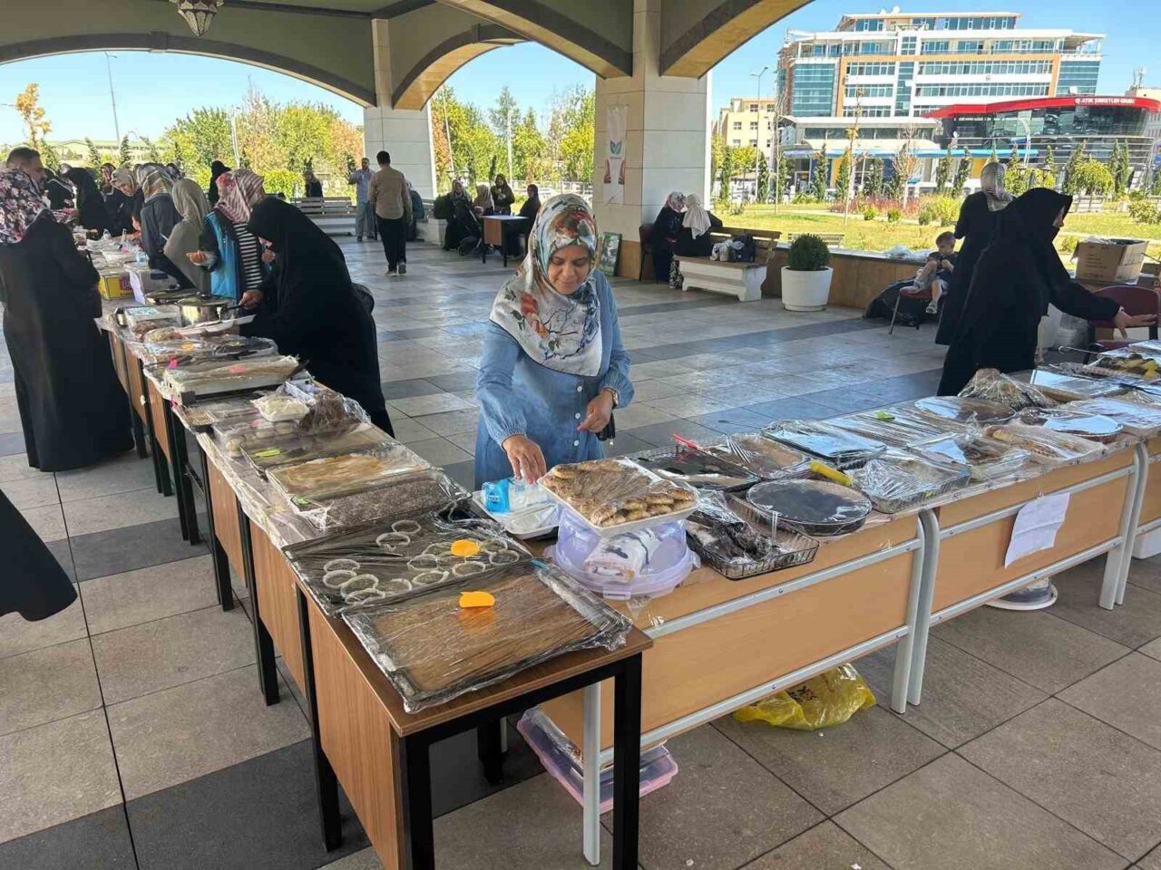 Diyarbakır’da Gazze için yardım kampanyası düzenlendi. Diyarbakır’ın Yenişehir ilçesinde bulunan