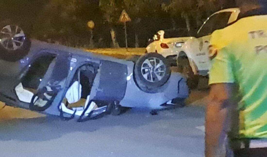 Diyarbakır’ın merkez Sur ilçesinde otomobilin takla atması sonucu meydana gelen