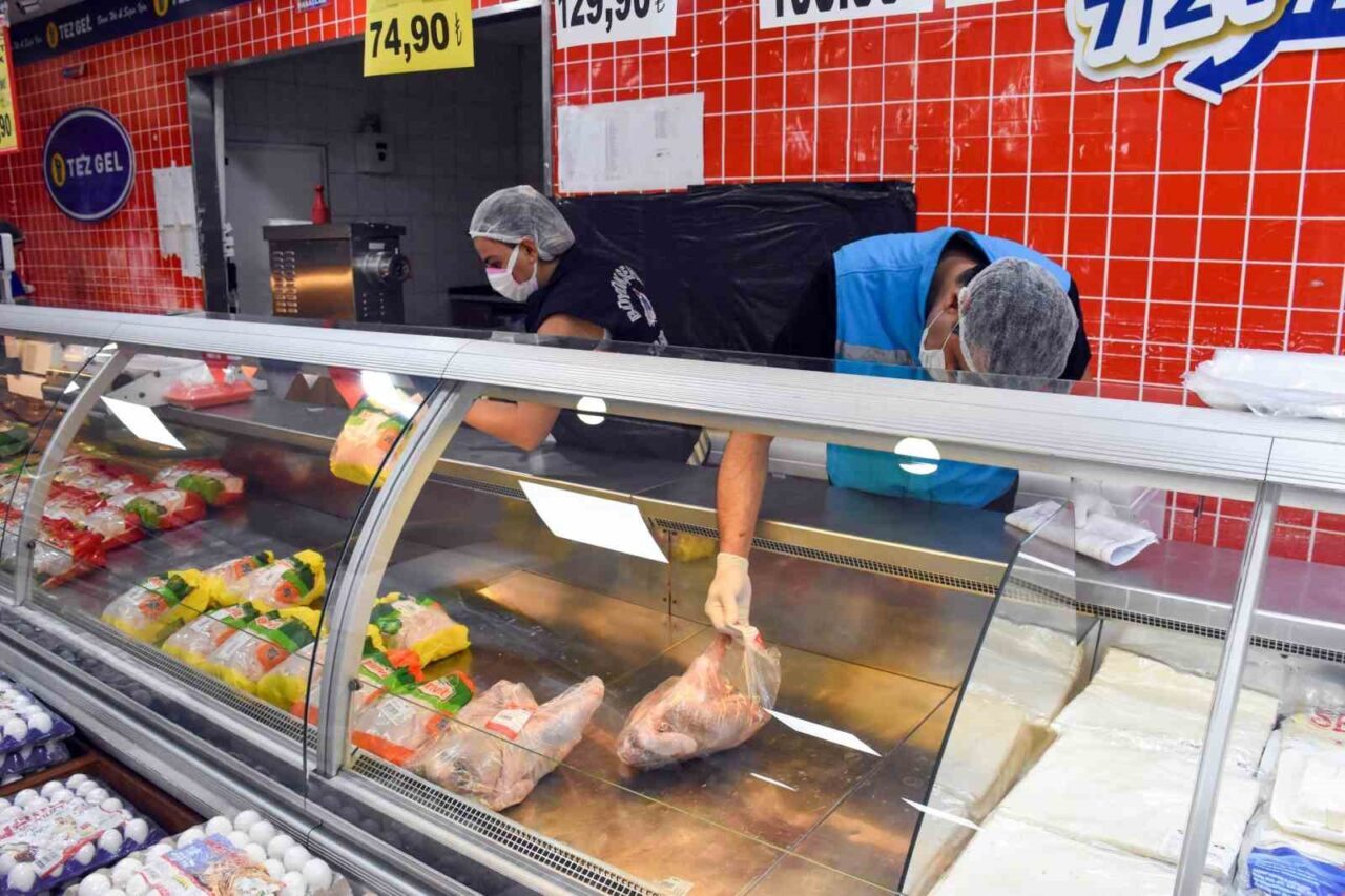 Diyarbakır Büyükşehir Belediyesi, 3 ayda yaptığı gıda denetimlerinde 989 kilogram