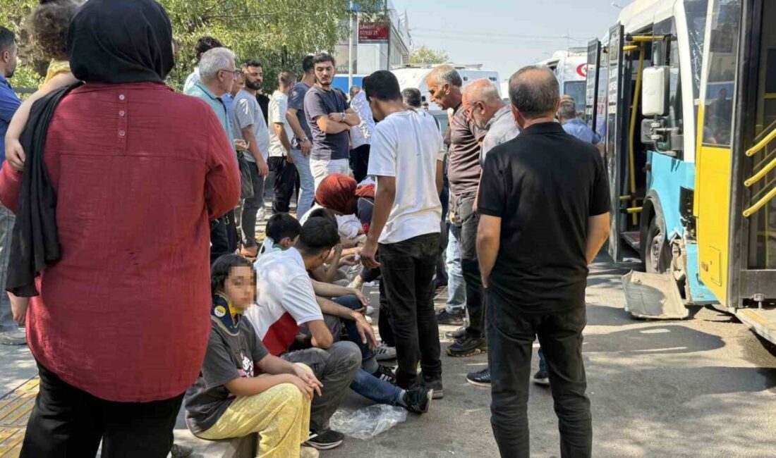 Diyarbakır’ın Yenişehir ilçesinde freni patlayan halk otobüsünün, durakta bekleyen halk