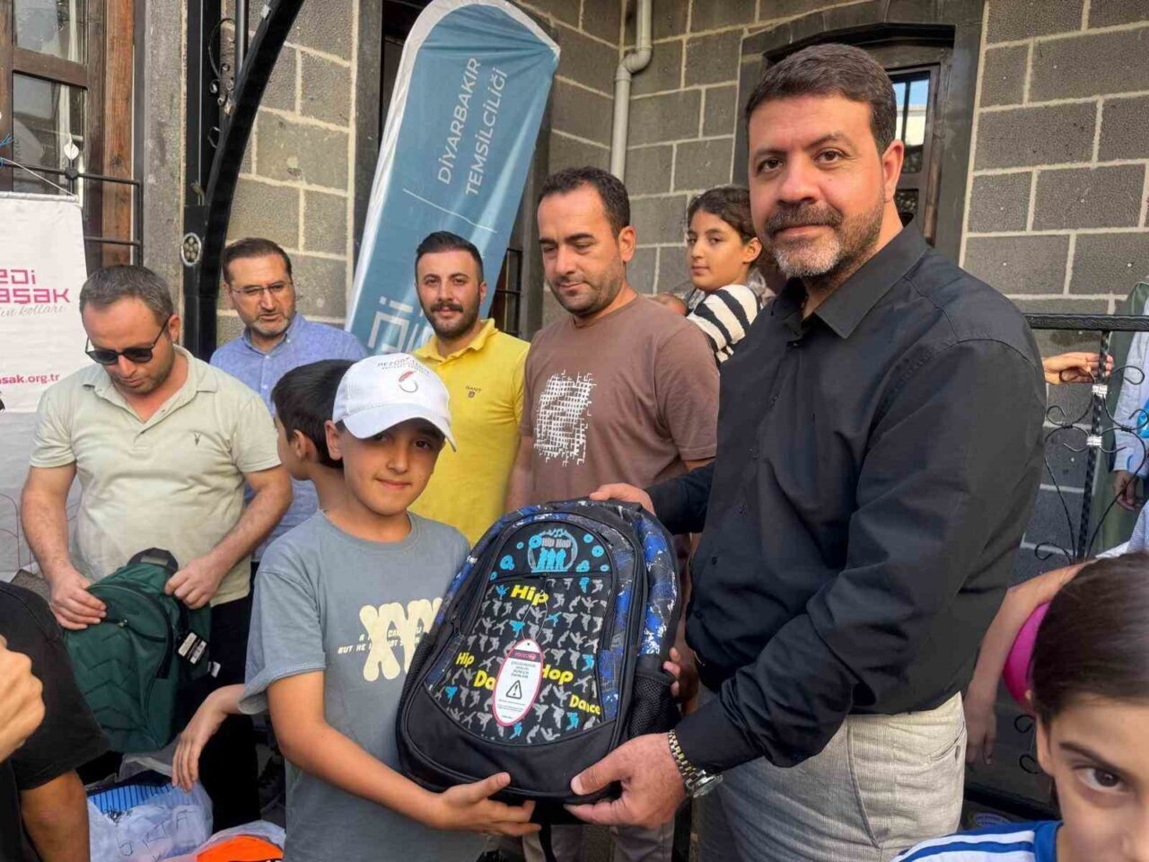 Diyarbakırlı iş adamı Mehmet Bozkuş, duyarlılık örneği göstererek yeni eğitim