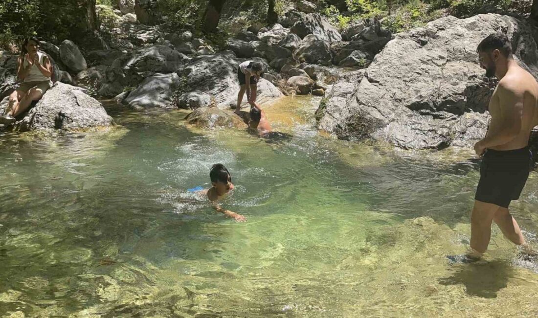 Osmaniye’nin Düziçi ilçesinde yer alan Kocakesme Şelalesi, eşsiz doğası ve