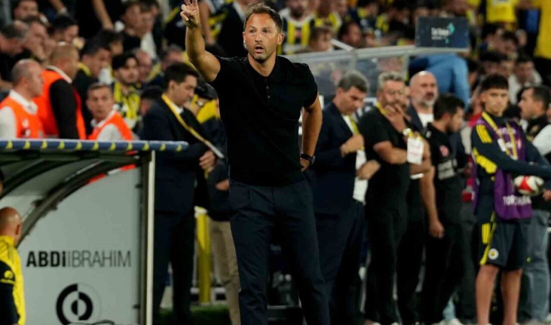 İtalyan Teknik Direktör Domenico Tedesco, Fenerbahçe kariyerindeki ilk maçına galibiyetle