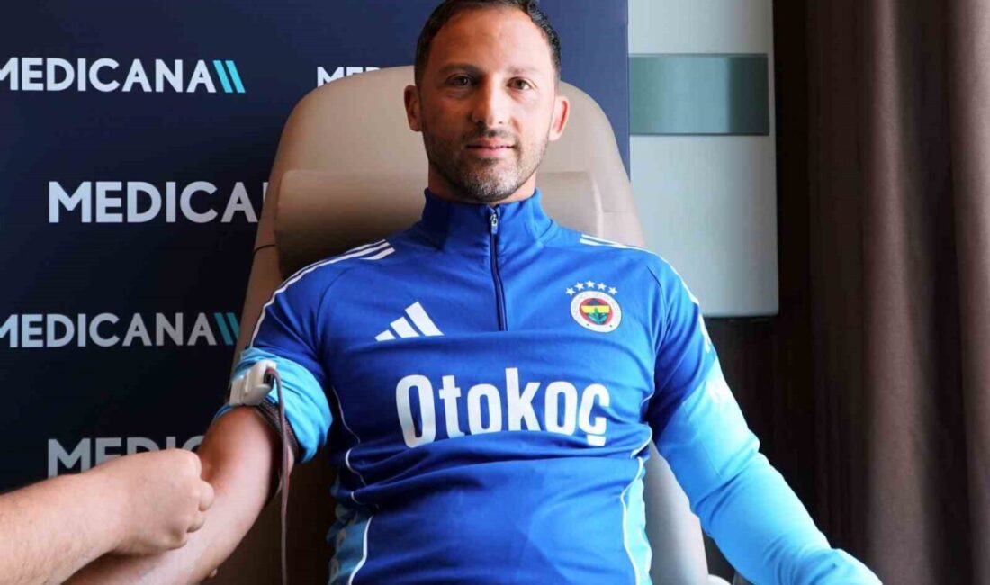Fenerbahçe’nin yeni teknik direktörü Domenico Tedesco ve yardımcıları sağlık kontrolünden