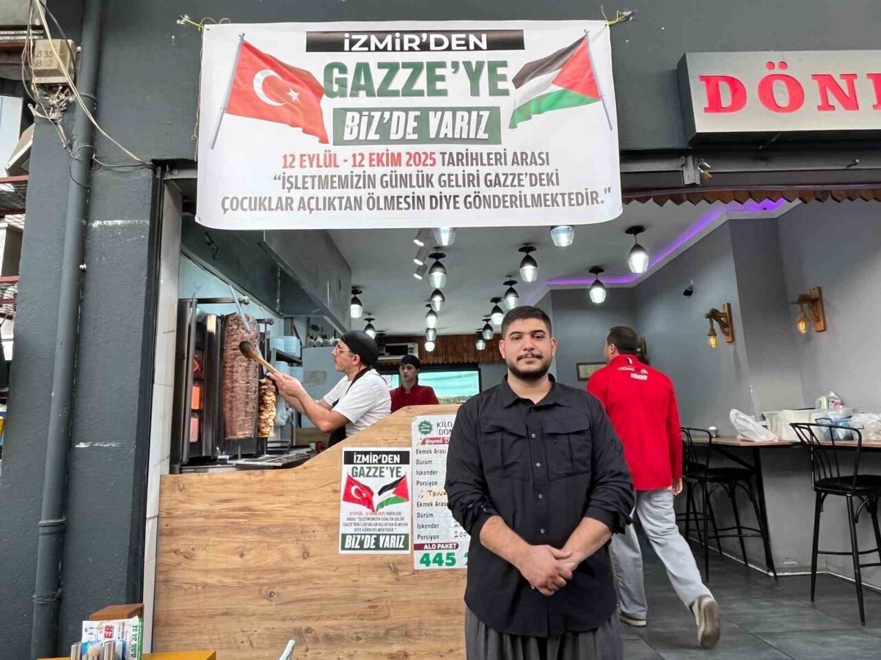 İzmir Tarihi Kemeraltı Çarşısı’nda çalışan 25 yaşındaki döner dükkanı işletmecisi,