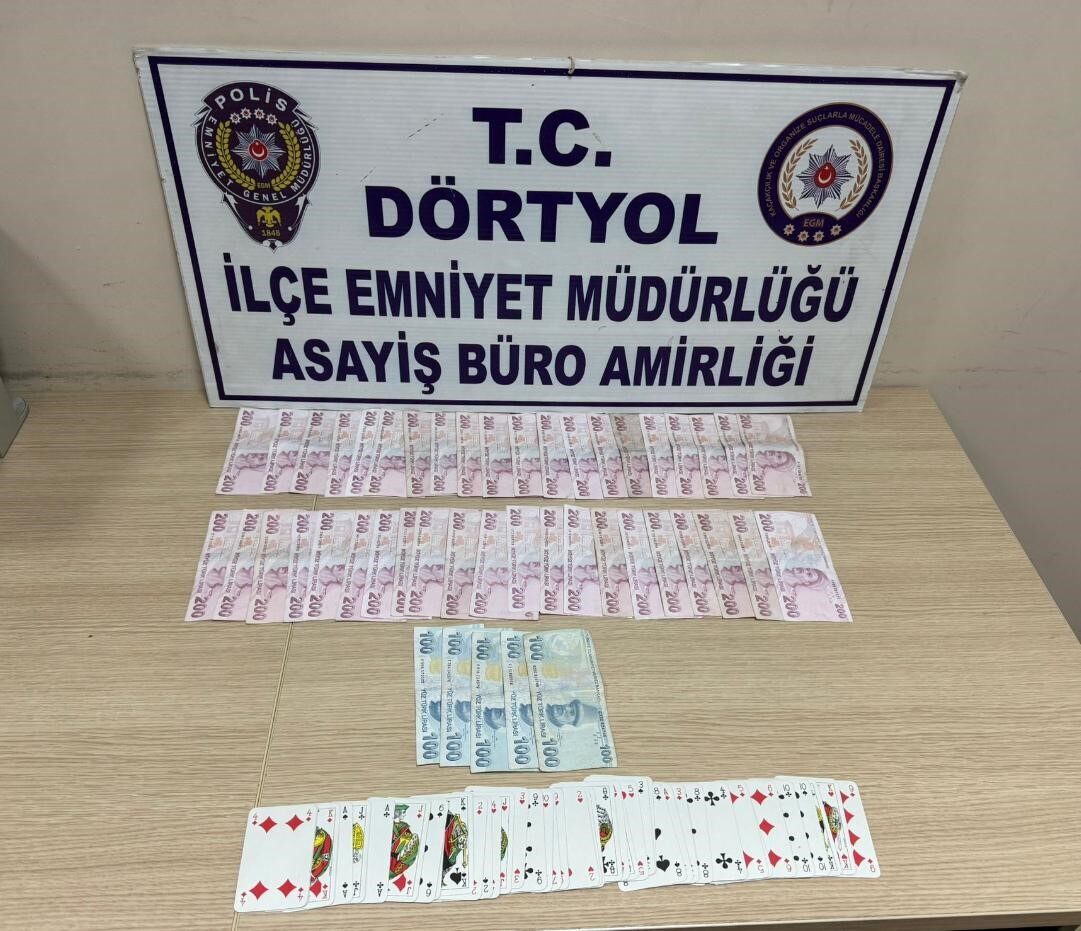 Hatay’ın Dörtyol ilçesinde 2 ayrı işyerinde kumar oynayan 13 şahsa