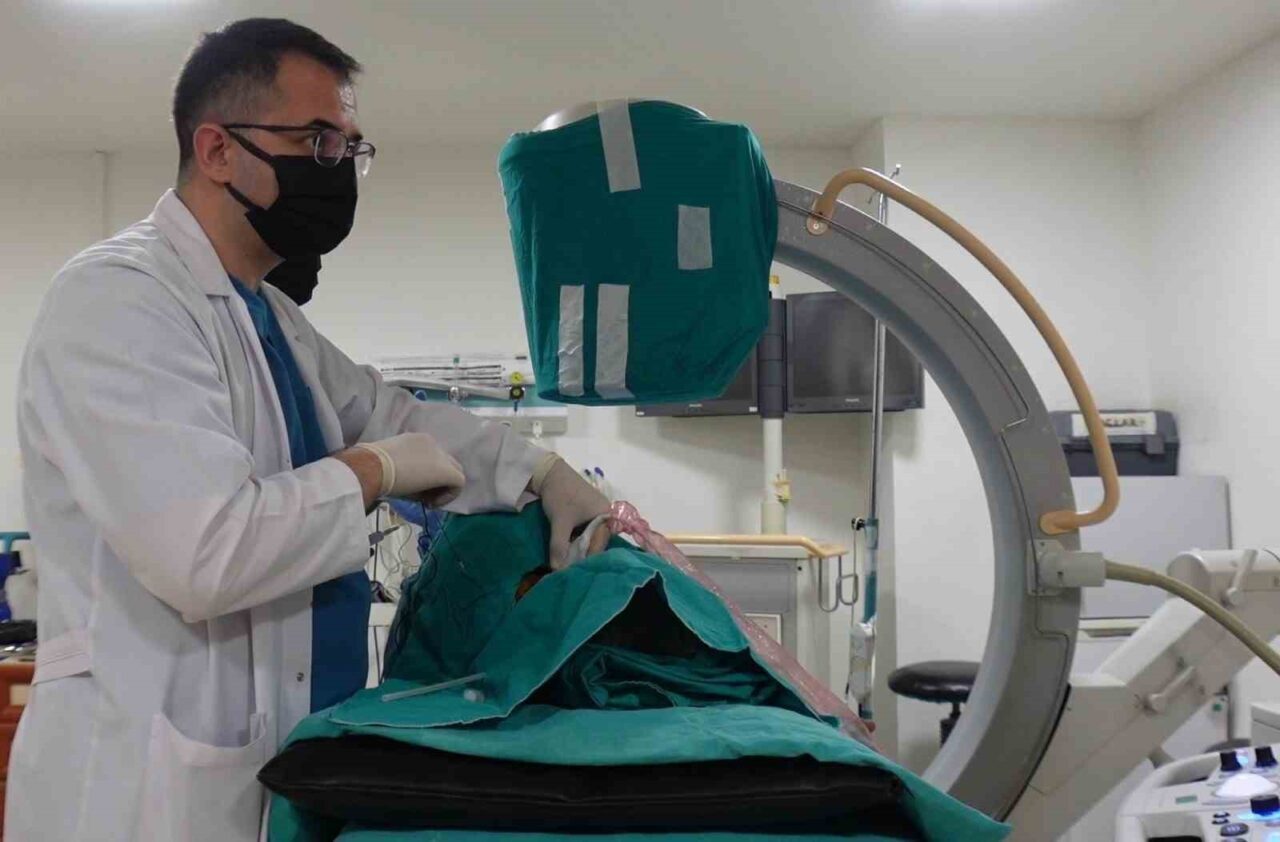 Algoloji tedavisi hakkında bilgi veren Dr. Mustafa Özdemir, “Algoloji tedavisinin