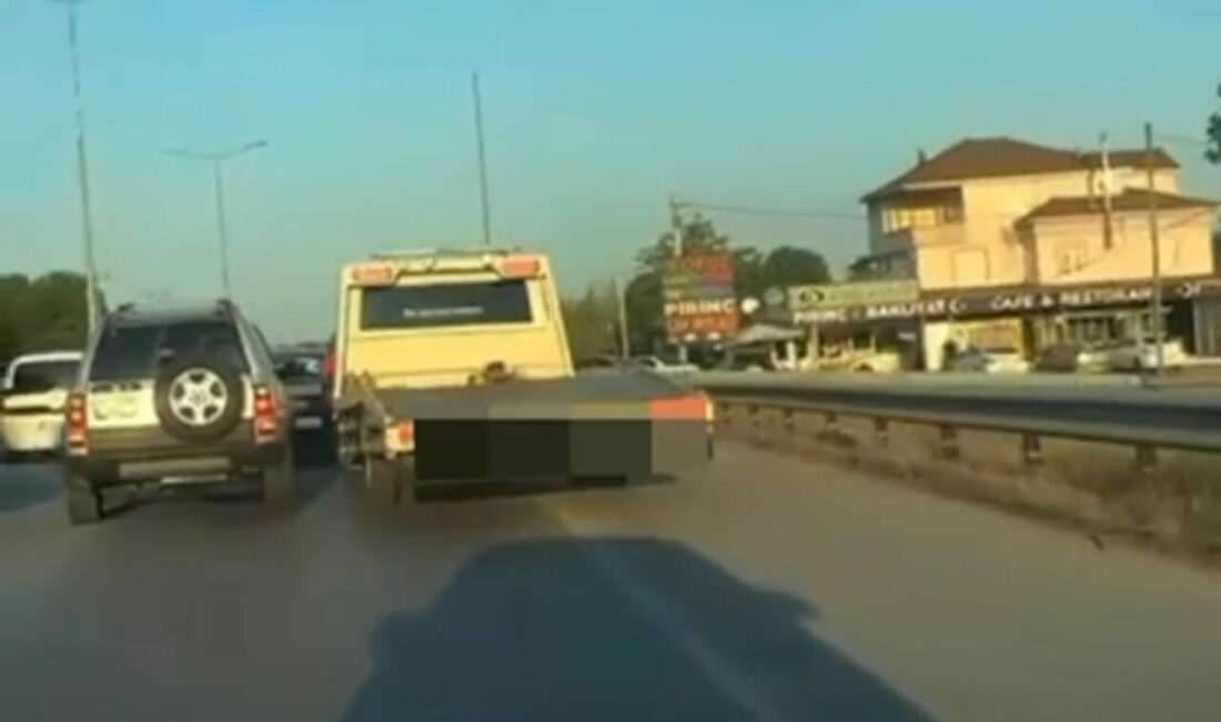 Samsun’da düğün konvoyunda tehlike saçarak trafiği tehlikeye düşüren araç kurtarma