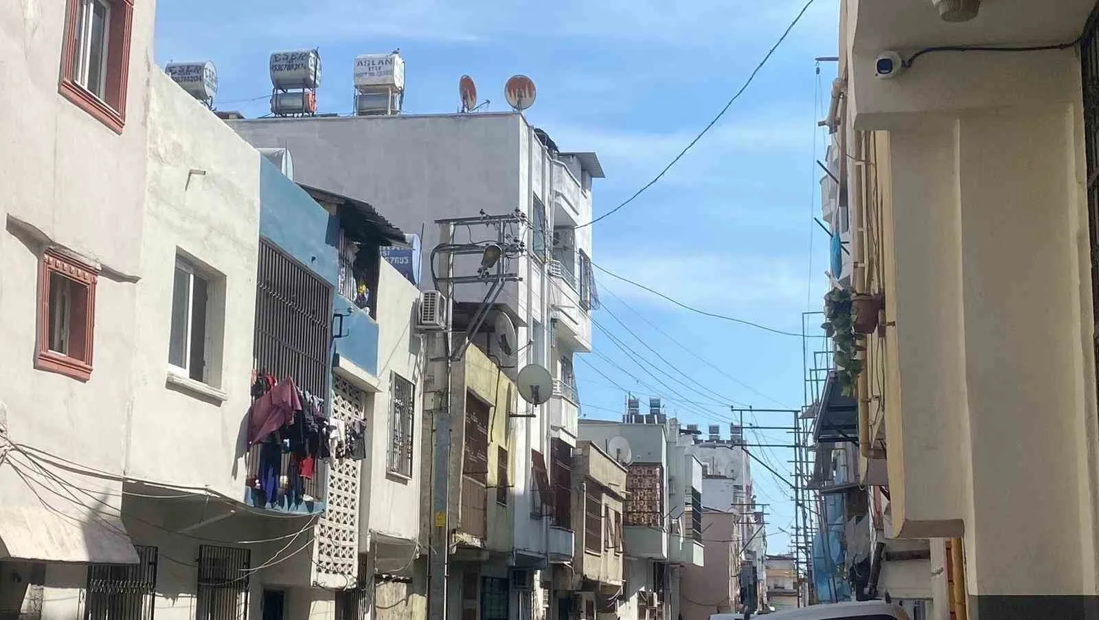 Mersin’de bir düğünde ateş açılması sonucu 20 yaşındaki gencin hayatını