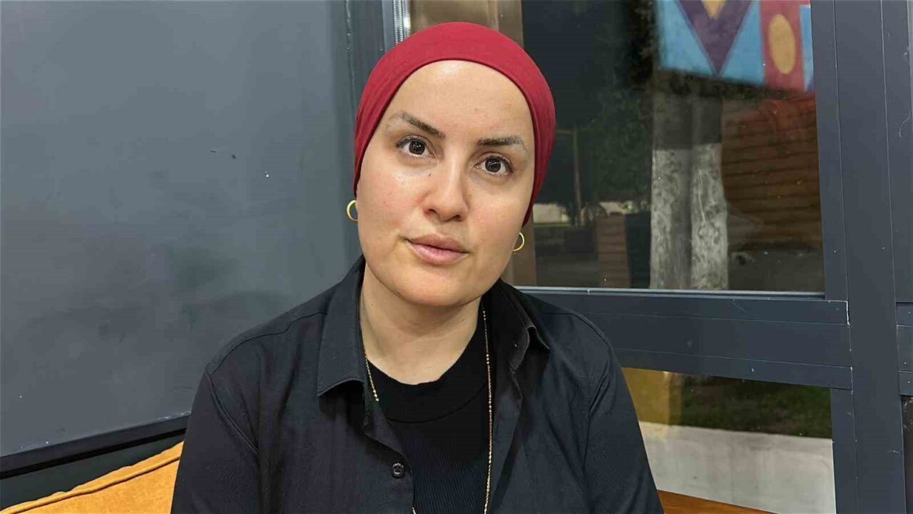 Hatay’da düğün esnasında halay başı olmak isteyerek kadın soliste saldıran