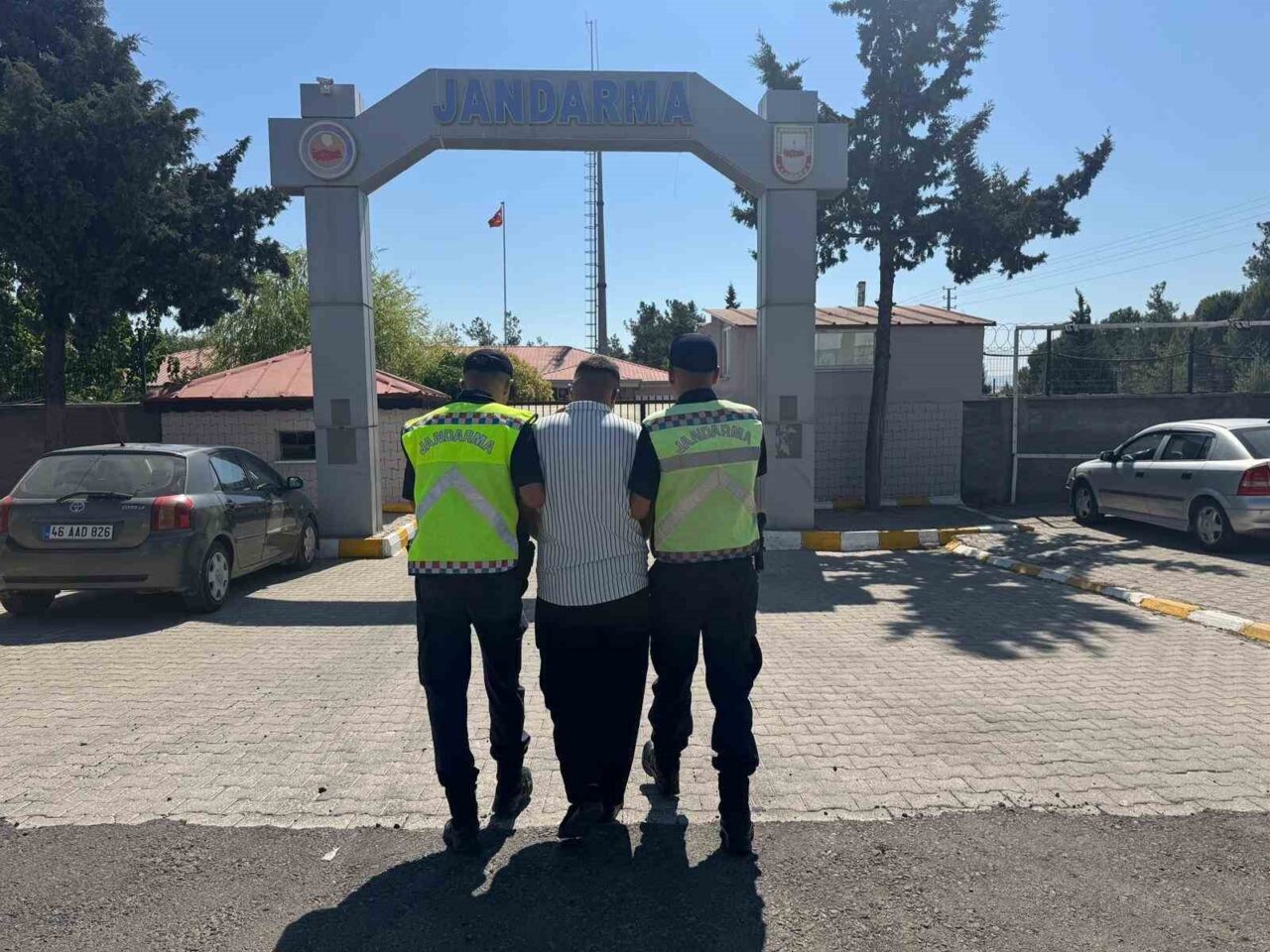 Kahramanmaraş’ta bir düğünde havaya ateş açan şahıs yakalanarak para cezası