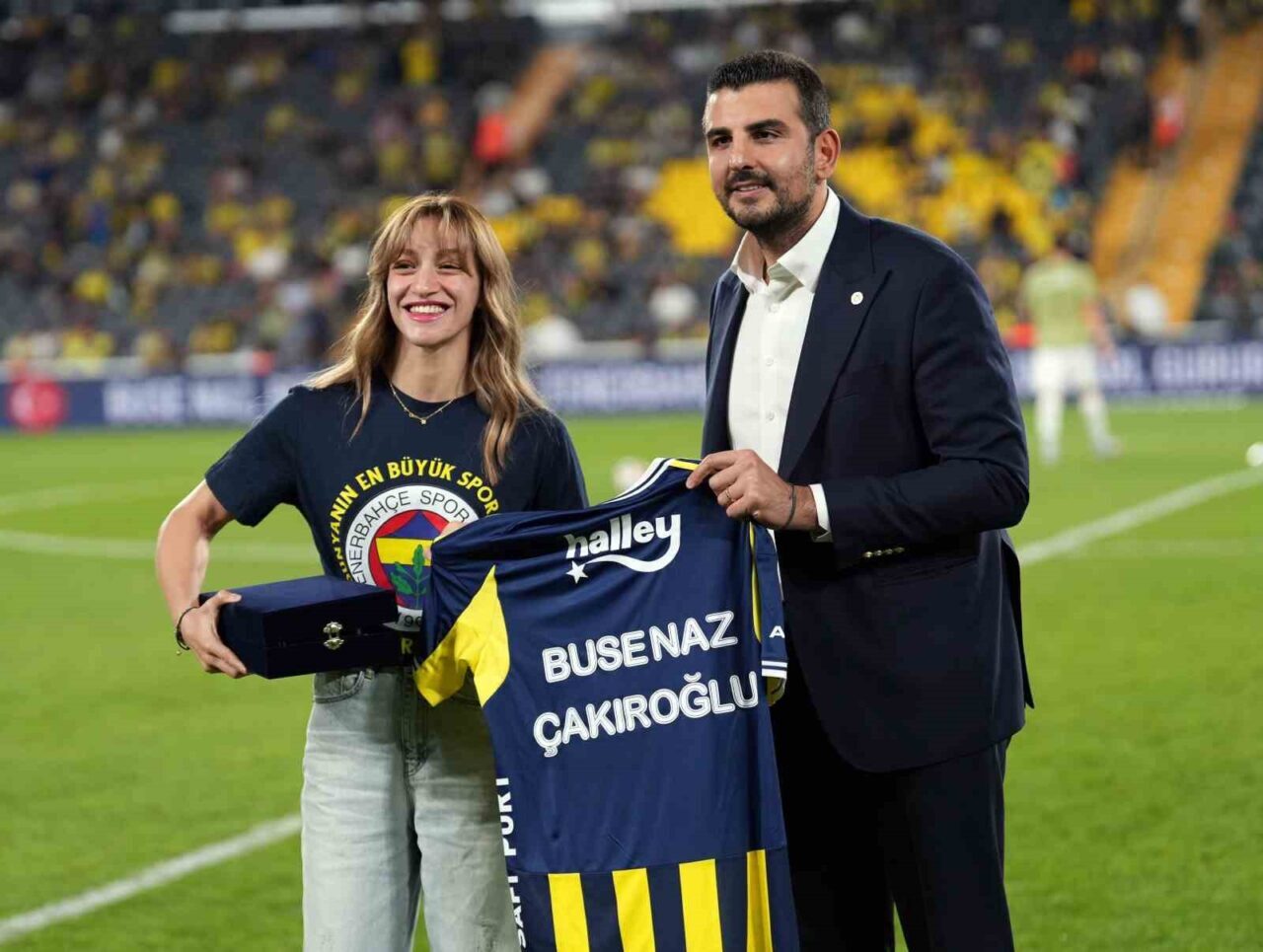 Dünya Boks Şampiyonası’nda gümüş madalya kazanan Buse Naz Çakıroğlu ile