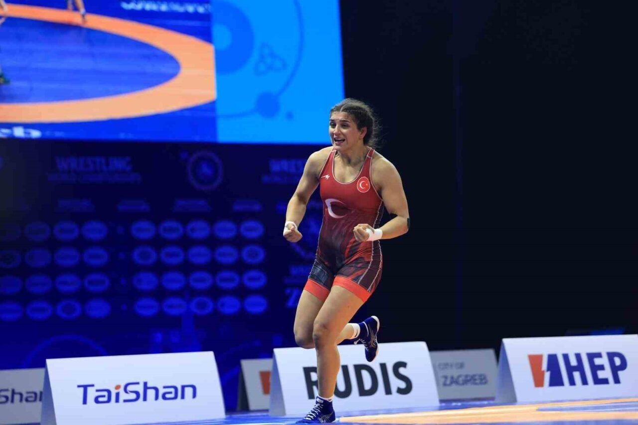 Milli sporcu Nesrin Baş, Dünya Güreş Şampiyonası kadınlar 72 kilo