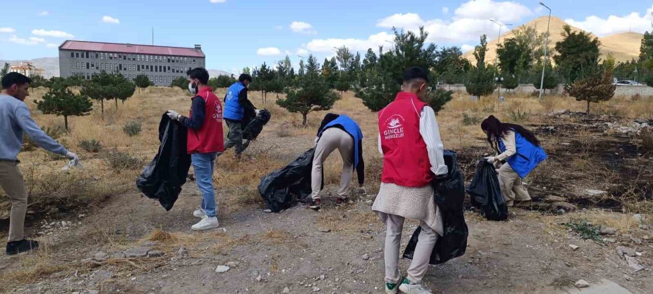 Dünya Temizlik Günü kapsamında, Patnos Gençlik ve Spor İlçe Müdürlüğü