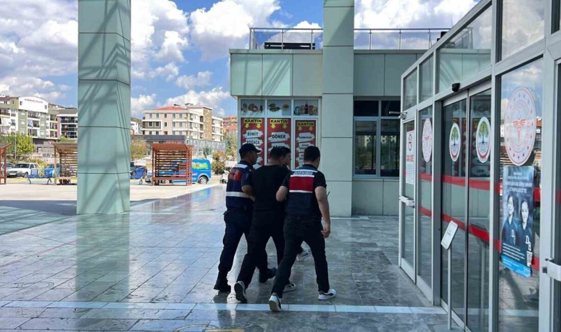 Burdur’un Bucak ilçesinde şerit değiştirirken başka araca sürten sürücüyü seyir