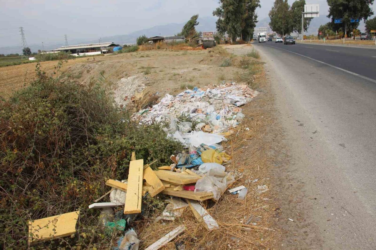 Aydın-Muğla Karayolu üzeri Dalama yol ayrımı kavşağı çevresinde duyarsız sürücüler