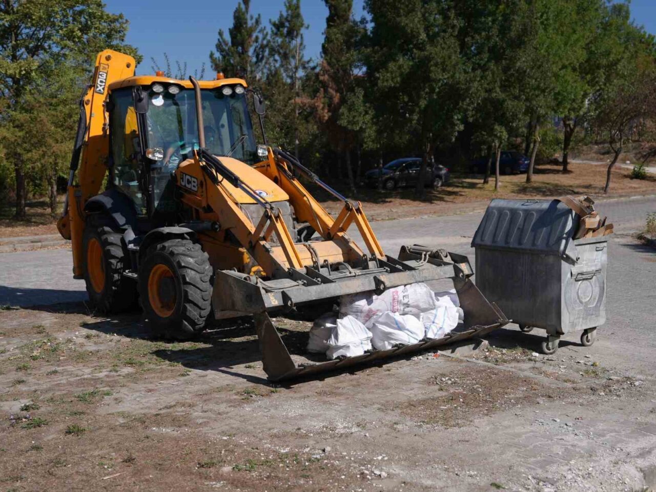 Düzce Belediyesi tarafından ‘Temiz Şehir Düzce’ sloganı altında başlatılan çalışmalar